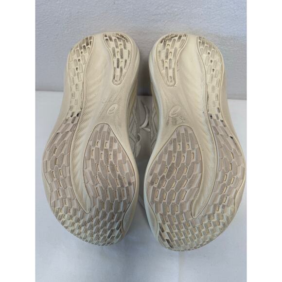 Asics Women's Gel-Nimbus 26 Running Shoe, White, Size 10 - Picture 6 of 8